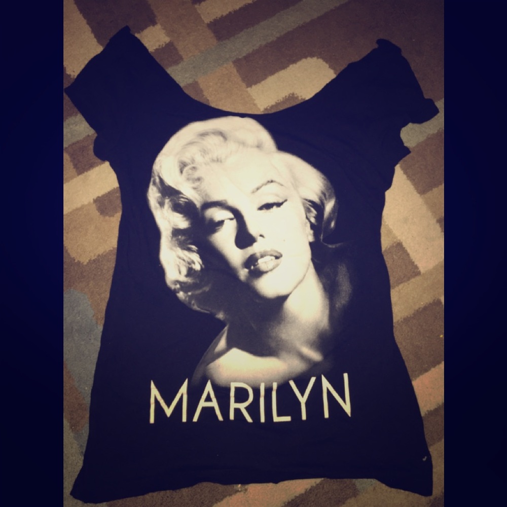 Marilyn Monroe shirt women’s large